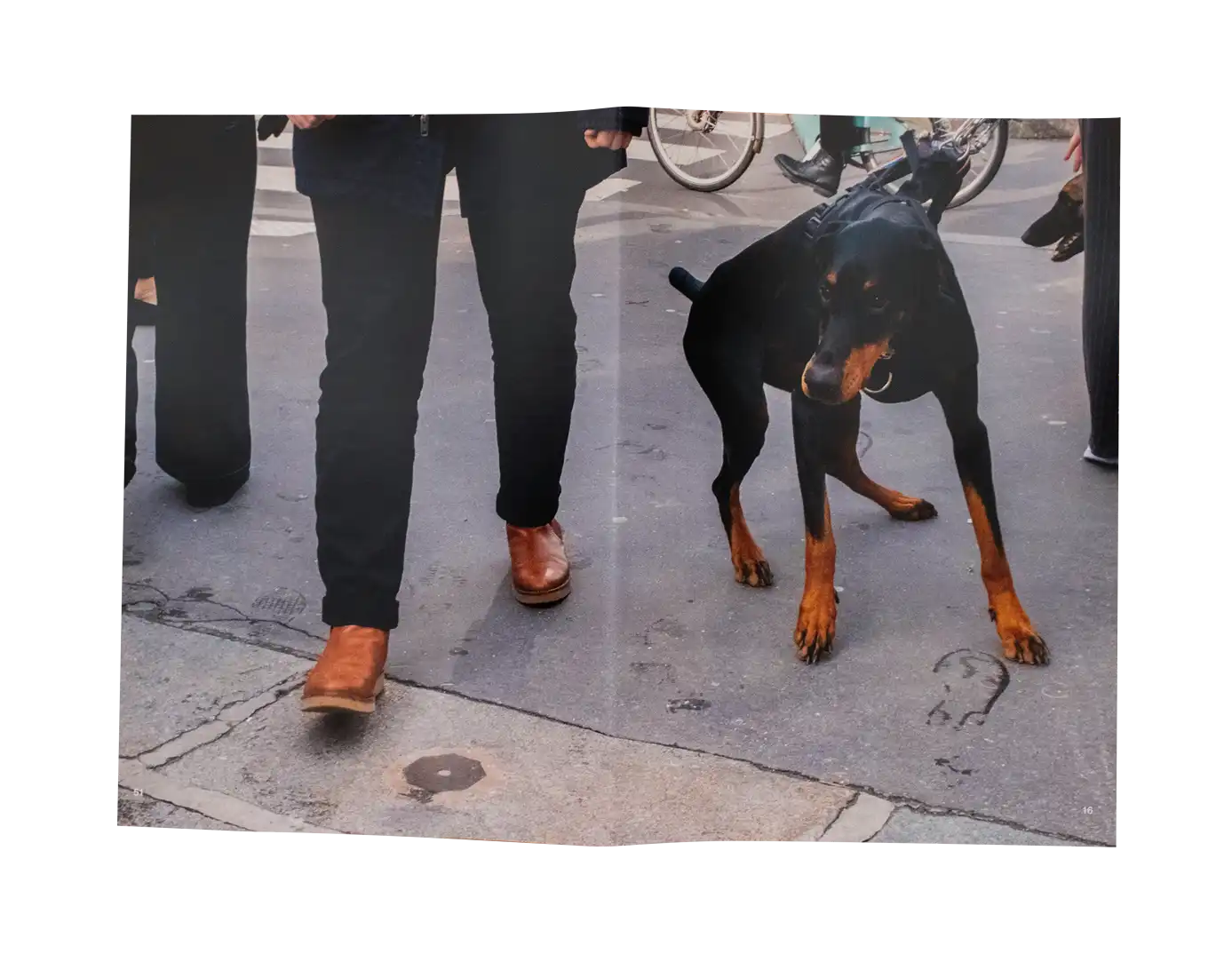 Shop > Dérive - Matthieu Laporte - Photographe & designer visuel - Matthieu Laporte développe une pratique indépendante à la croisée du design graphique, de l’image et de la narration visuelle.