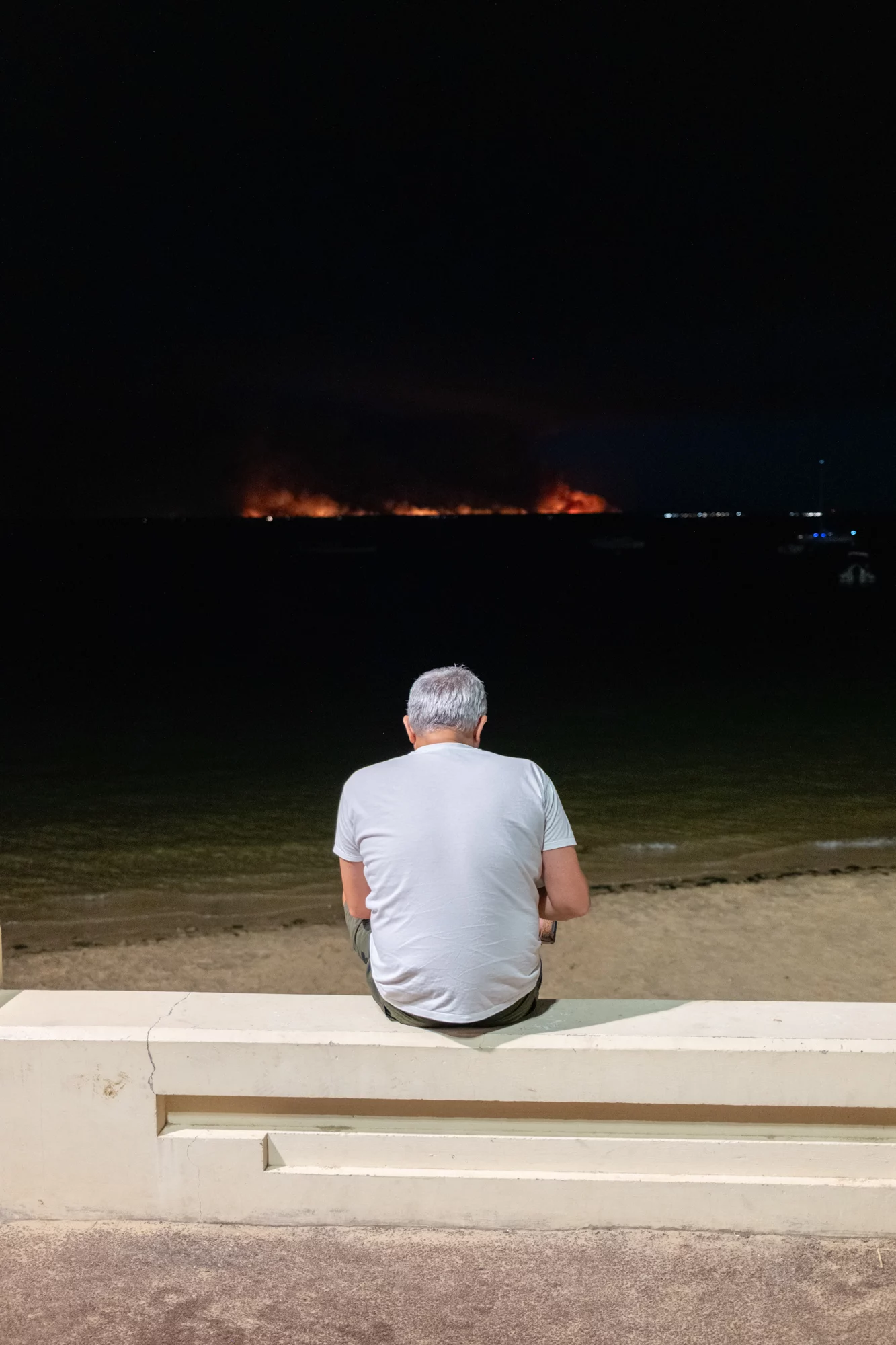 Feux de forêt autour du bassin d&rsquo;Arcachon Jeudi 23 juillet 2026 - Vue des feux de forêts depuis les plages d'Arcachon