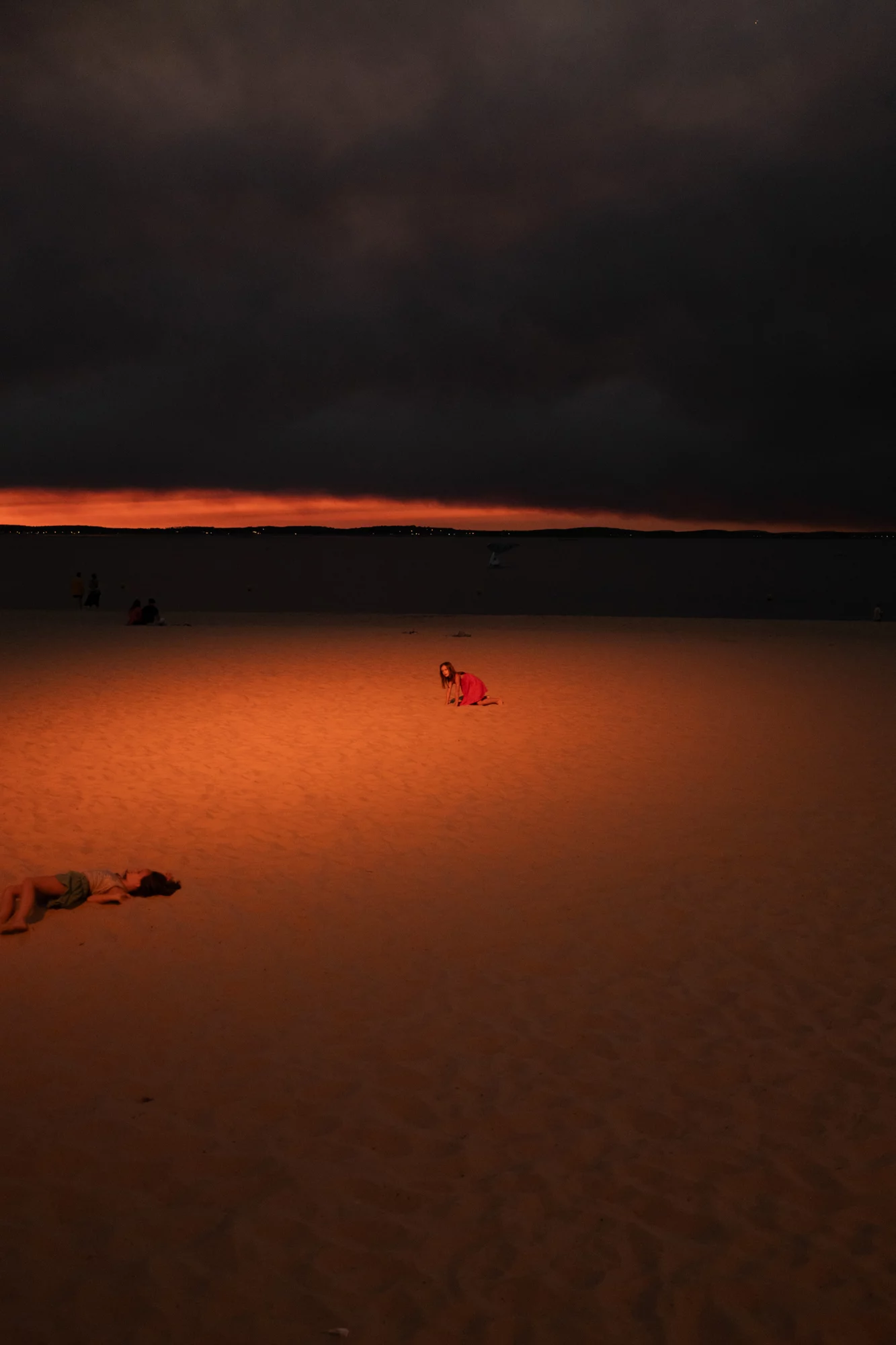 Feux de forêt autour du bassin d&rsquo;Arcachon Jeudi 23 juillet 2026 - Vue des feux de forêts depuis les plages d'Arcachon
