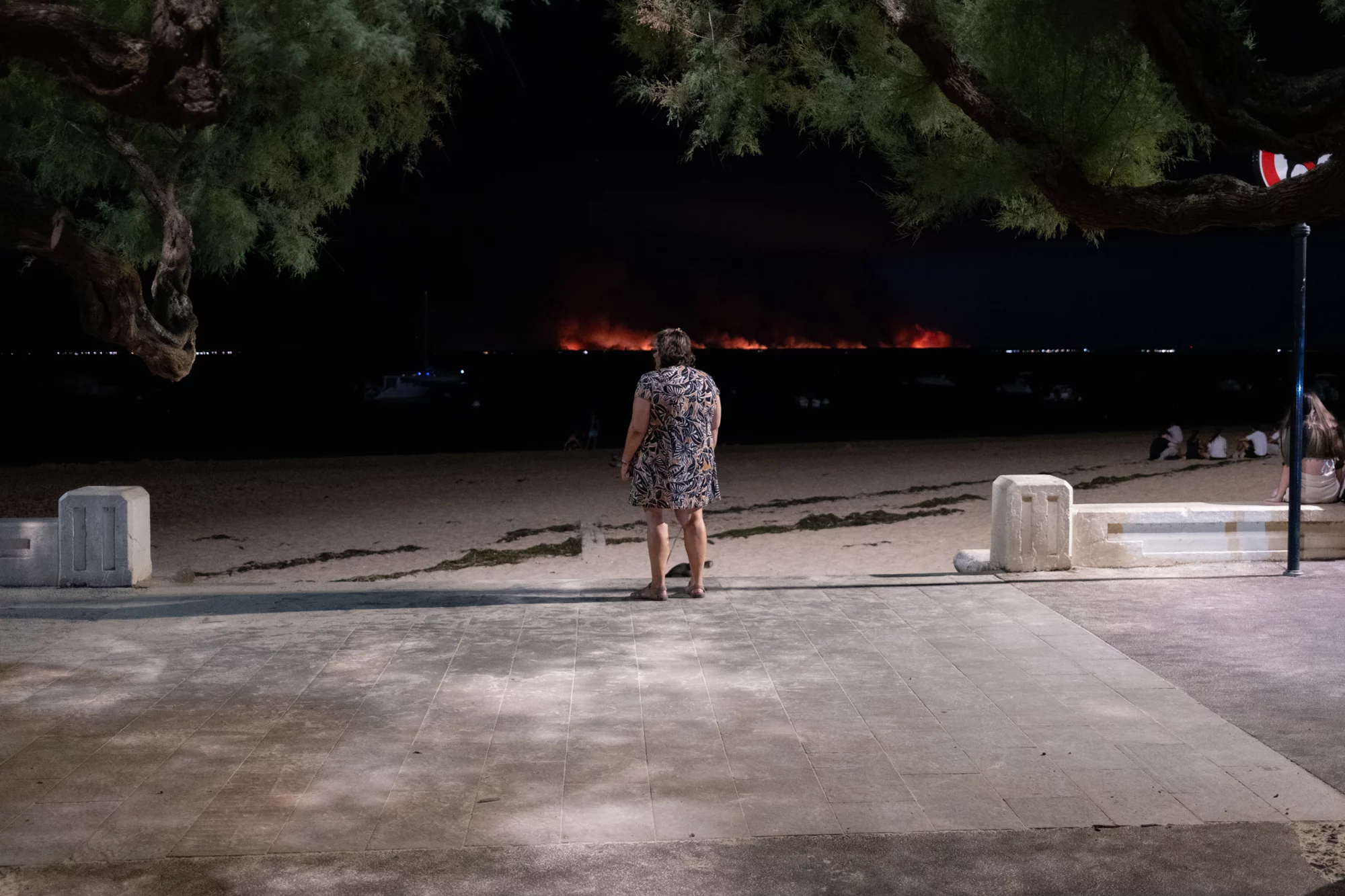 Feux de forêt autour du bassin d&rsquo;Arcachon Jeudi 23 juillet 2026 - Vue des feux de forêts depuis les plages d'Arcachon
