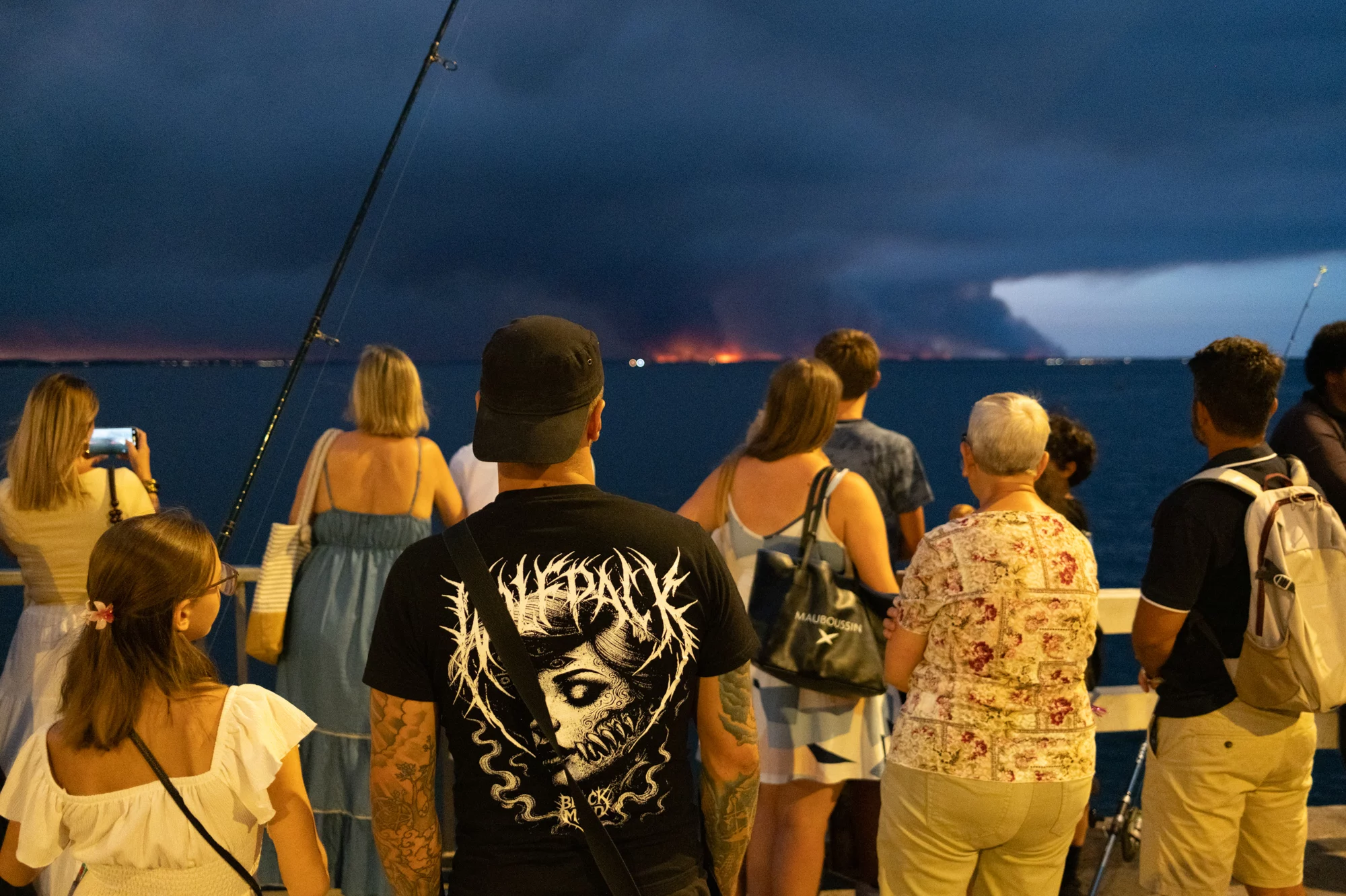 Feux de forêt autour du bassin d&rsquo;Arcachon Jeudi 23 juillet 2026 - Vue des feux de forêts depuis les plages d'Arcachon